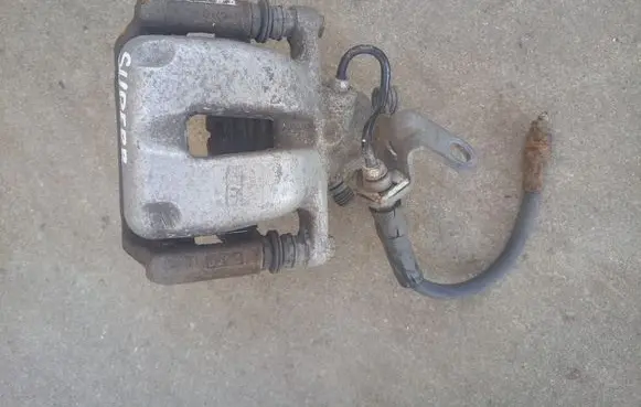 Skoda Superb B6 (3T) Rear brake caliper