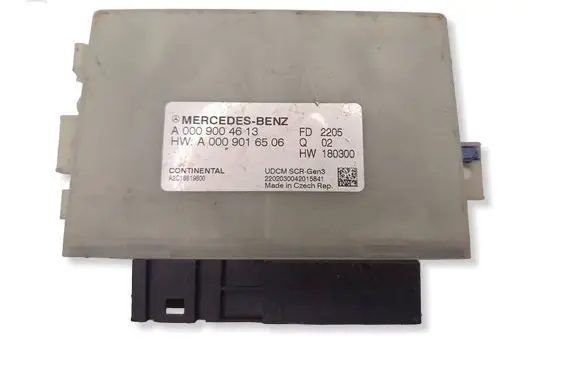 Mercedes-Benz GLC C253 Reducing agents exhaust control unit A0009004613
