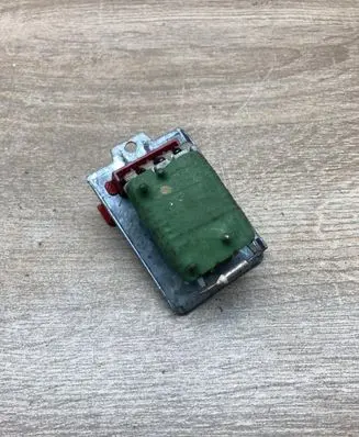 Audi A4 S4 B5 8D Heater blower motor/fan resistor 740245833F