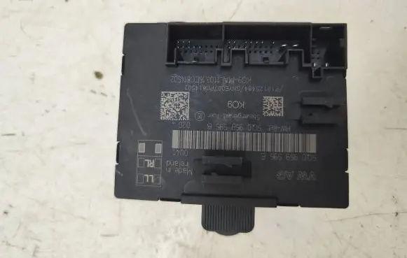 Audi A3 S3 8V Door control unit/module 5q0959595
