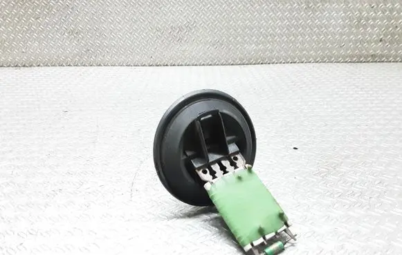 Volkswagen Polo IV 9N3 Heater blower motor/fan resistor