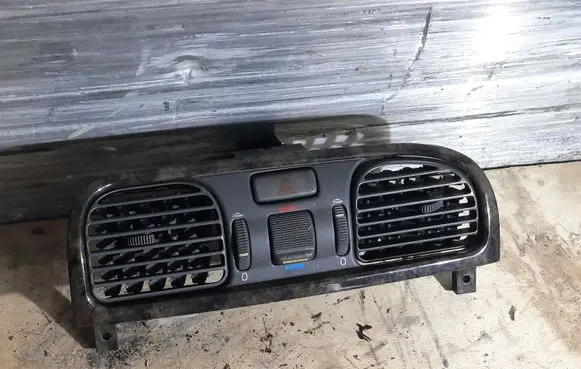 Volvo S40, V40 Dash center air vent grill 30858059
