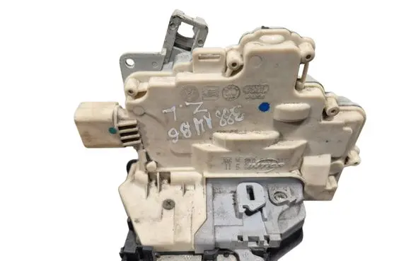 Audi A4 S4 B8 8K Rear door lock 8K0839015