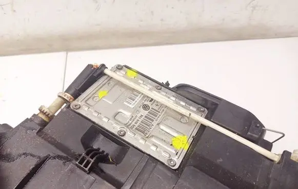 Volkswagen Touareg I Headlight ballast module Xenon 3D0909158