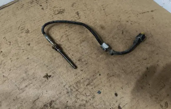 Mercedes-Benz C W205 Exhaust gas temperature sensor A0009059004