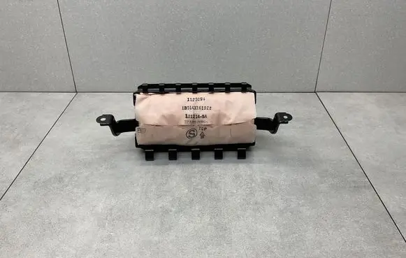 Nissan X-Trail T32 Passenger airbag