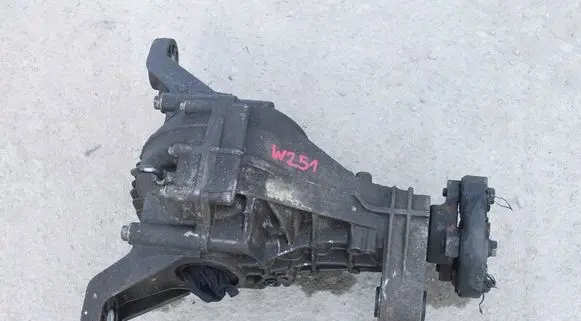 Mercedes-Benz R W251 Rear differential