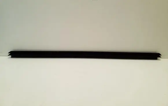 Opel Vivaro Front door glass trim molding 9808655880