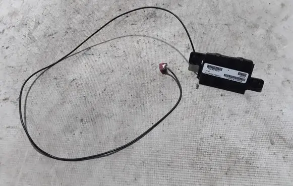 Dodge Durango Aerial antenna amplifier 68185768AD