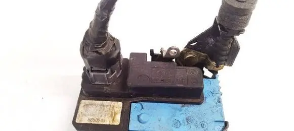 Volvo V70 Front door lock 8650546