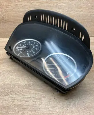 BMW 5 E60 E61 Speedometer (instrument cluster) 9135254 110080213 3842