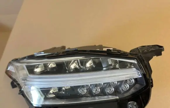 Volvo XC90 Headlight/headlamp 31655715 2208290799 89915196