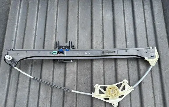 Porsche Macan (95B) Rear window lifting mechanism without motor 95B839461B