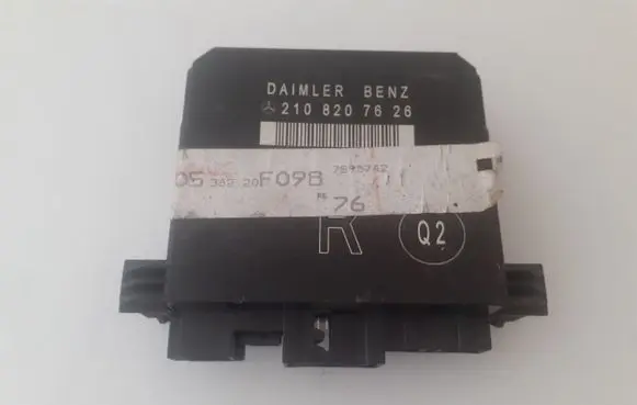 Mercedes-Benz E W210 Door control unit/module 2108207626