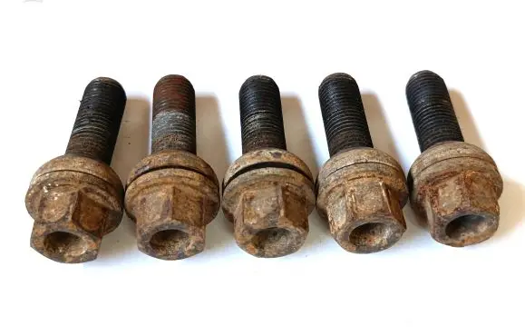 Volkswagen Transporter - Caravelle T5 Nuts/bolts 