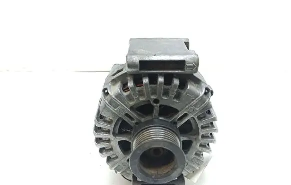 Mercedes-Benz E W212 Generator/alternator A0009067900 FG18S077 2611843B