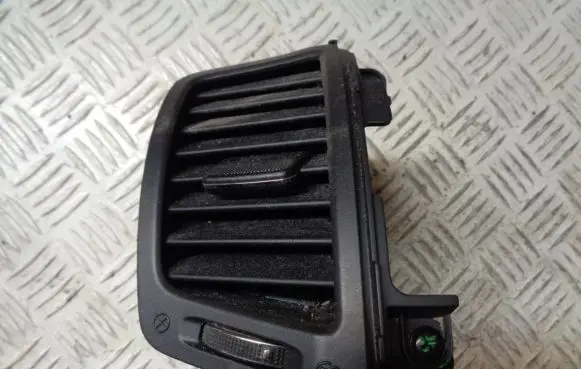 KIA Sorento Dash center air vent grill 974102P000
