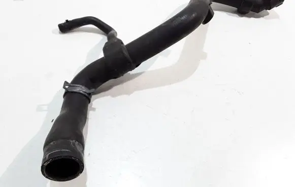 Volkswagen PASSAT B5 Engine coolant pipe/hose