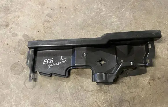 BMW 7 E65 E66 Radiator trim 7136691 72793115