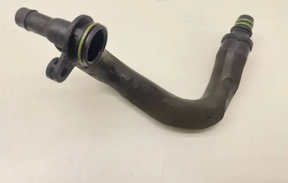 Volkswagen Tiguan Breather hose/pipe 04E103202G