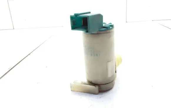 Nissan Almera Windscreen/windshield washer pump 2224583A