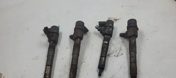 Alfa Romeo Giulietta Fuel injectors set 2613 0445110419 31212