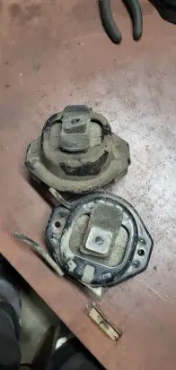 BMW 7 E65 E66 Engine mount bracket