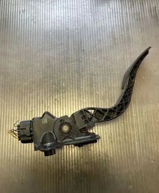Citroen C-Crosser Accelerator throttle pedal MN101543 07190B3A 47245218999