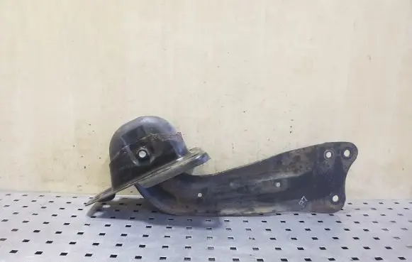 Rear control arm