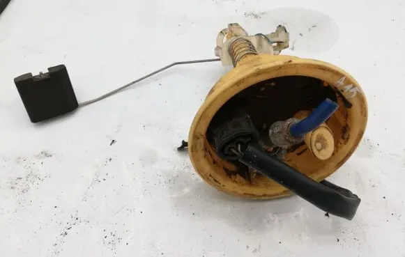 BMW 3 E46 Fuel level sensor 221824065006 6752054
