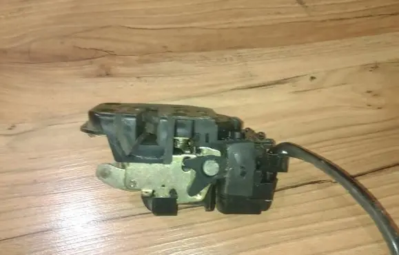Mazda 626 Rear door lock
