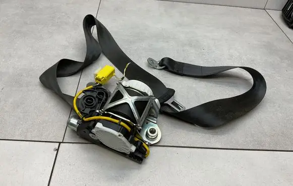Volkswagen Tiguan Front seatbelt 34021112C