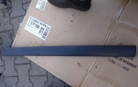 Renault Kangoo II Front door trim (molding) 808202733R