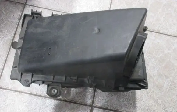 Air filter box