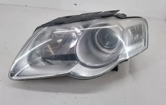 Volkswagen PASSAT B6 Headlight/headlamp