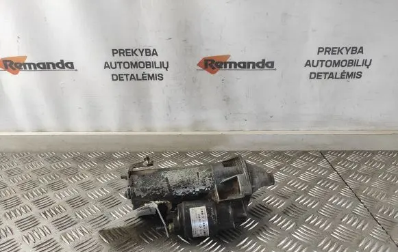 Volkswagen PASSAT B5 Starter motor 068911024