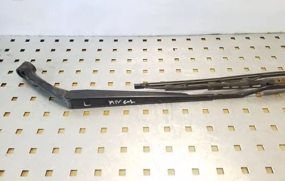 Toyota Land Cruiser (J120) Front wiper blade arm