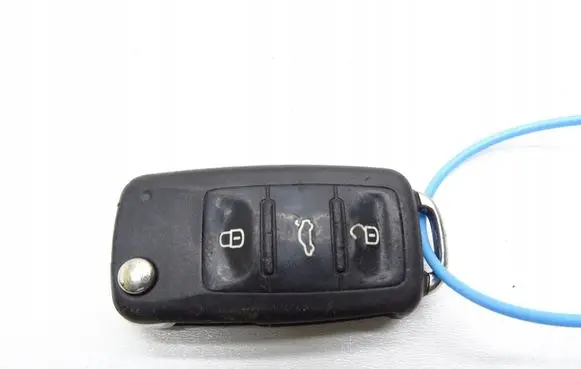 Volkswagen Tiguan Ignition key/card 5K0837202AD
