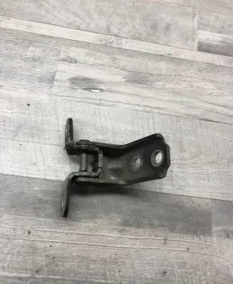 KIA Sorento Front door lower hinge 