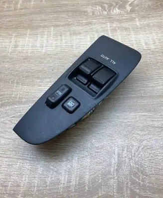 Toyota Avensis T250 Electric window control switch 8482005110 37171A263B05