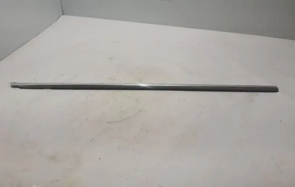Front door glass trim molding