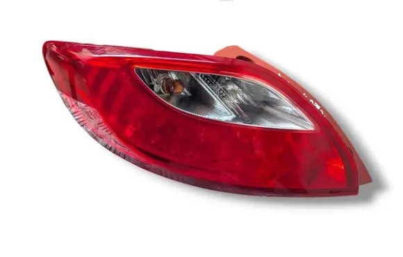 Mazda 2 Rear/tail lights D65151160