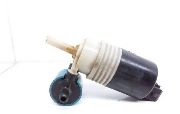 Volkswagen PASSAT B4 Windscreen/windshield washer pump 1H6955651
