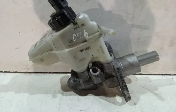 Skoda Octavia Mk2 (1Z) Master brake cylinder 03350886361 03355890101