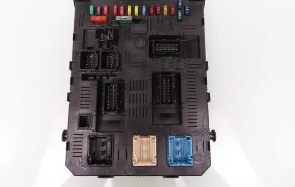 Citroen C4 I Central body control module 9661940480