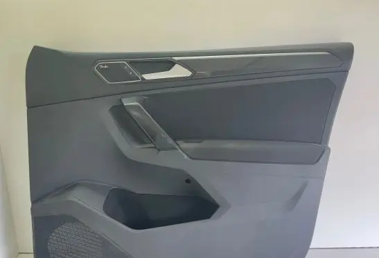Volkswagen Tiguan Front door card panel trim JCL2832147