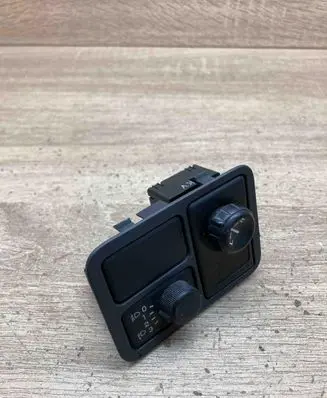 Nissan Almera N16 Wing mirror switch 6896090J00 36981A30600