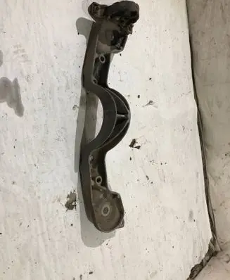 BMW 3 E46 Rear differential/diff mount bracket 1095990