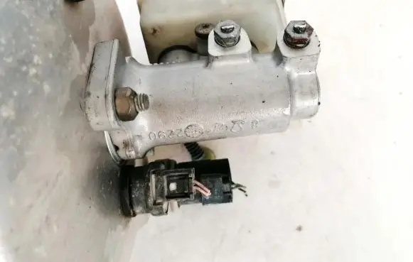 Mercedes-Benz A W168 Master brake cylinder a0044307030