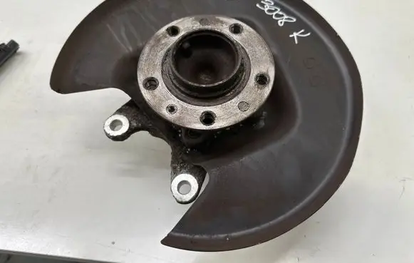 Peugeot 3008 II Rear wheel hub